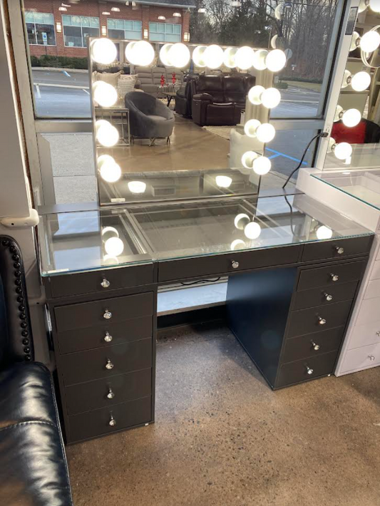 Vanity – Paramus Liquidators